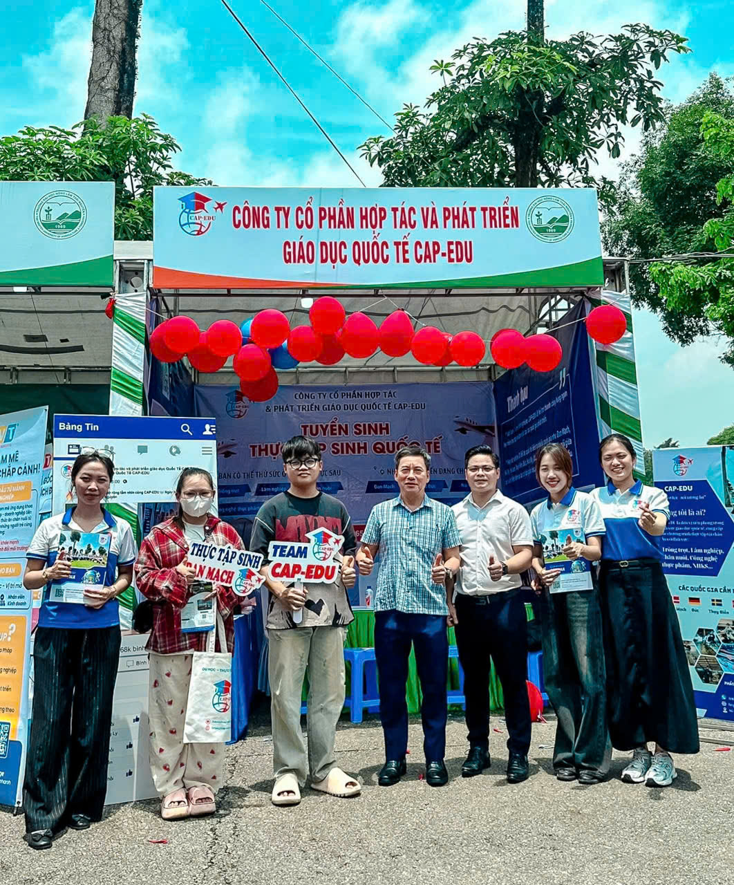 Team CAPEDU chụp cùng Cô Phó Khoa Nông Học